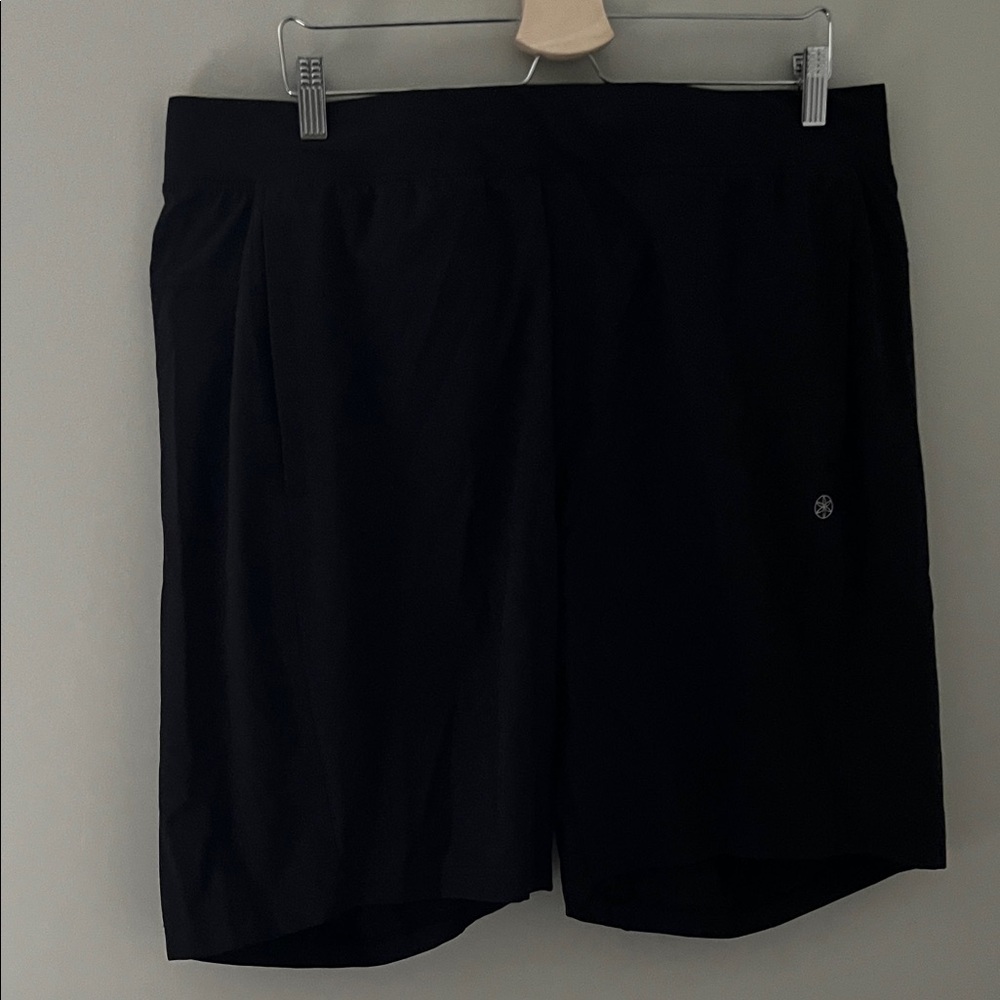 Gaiam Black Athletic Running Training Shorts XL Hidden Zip Pocket